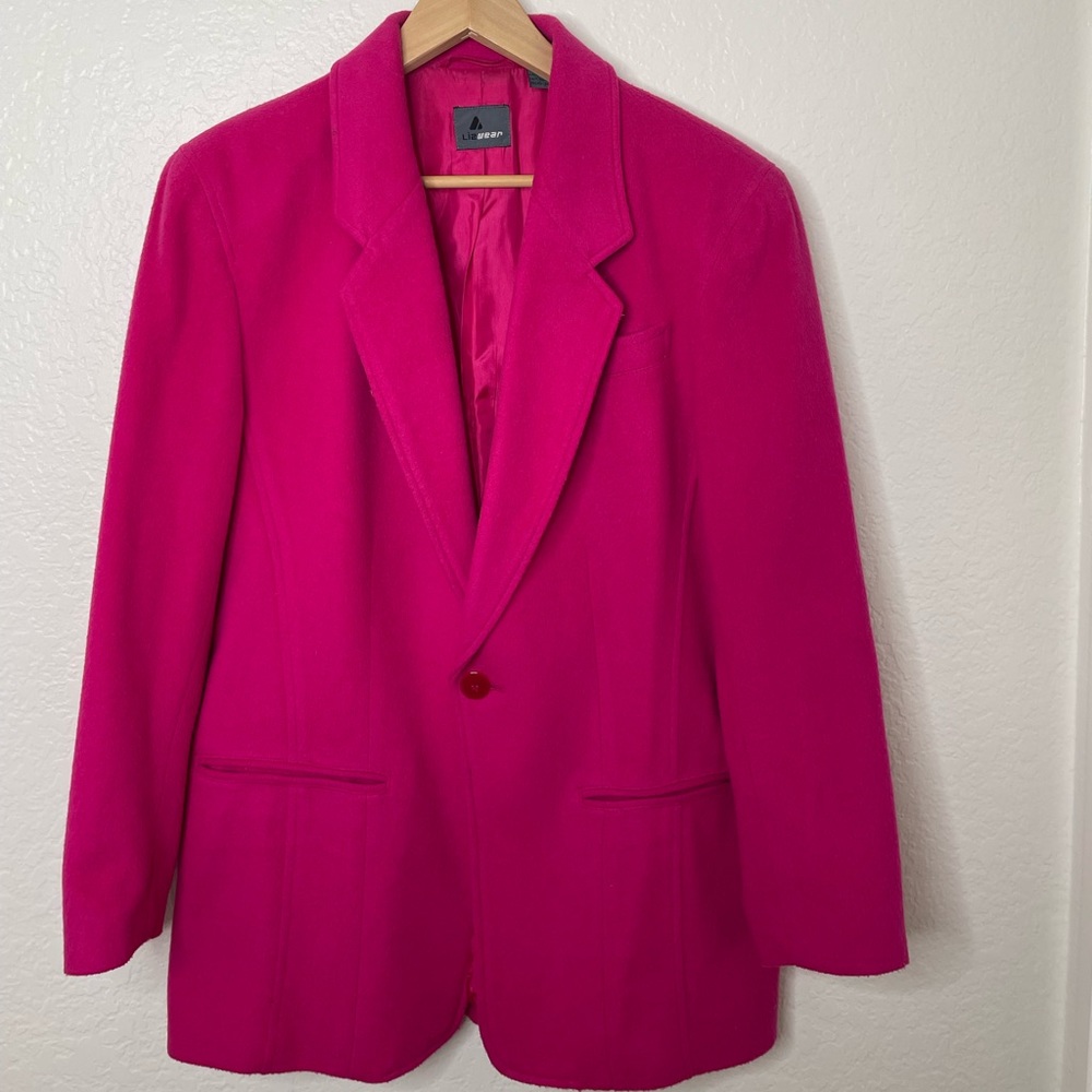 2022 color of the year hot pink blazer by Lizwear